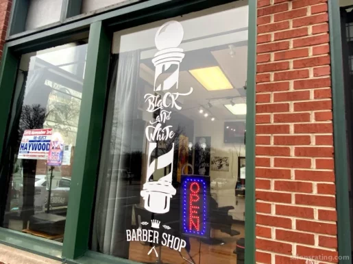 Black & White Barbershop, Milwaukee - Photo 3