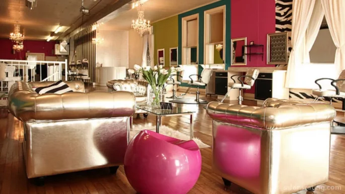 Shear Pink Salon, Milwaukee - Photo 1