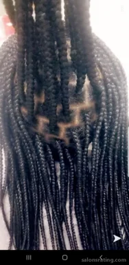 Amina's hair braiding, Minneapolis - Photo 1