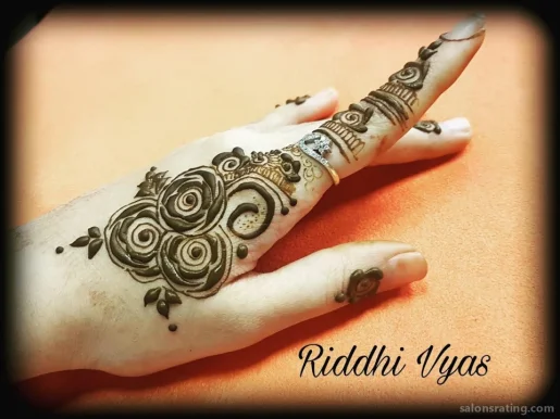 Bridal henna/mehendi artist from bollywood, Newark - Photo 1