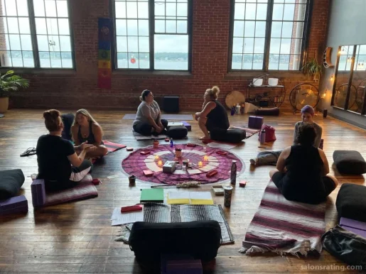 Solshine Yoga, New Bedford - Photo 4