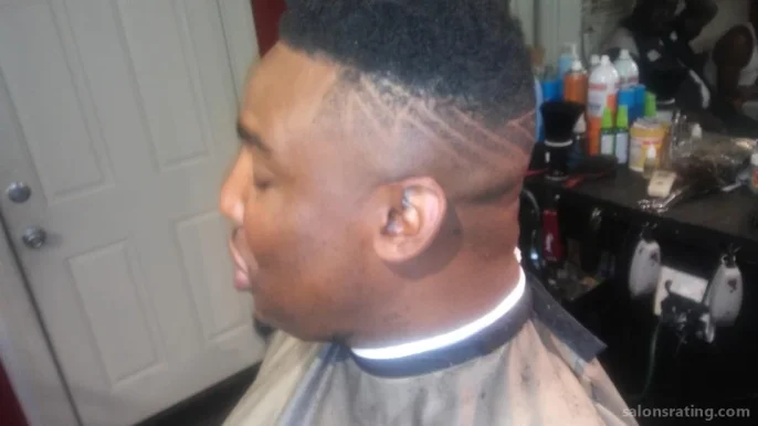 Ez cutts barbershop, North Charleston - Photo 1
