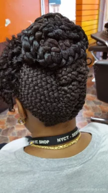 Fatima African Hair Braiding, New York City - Photo 2
