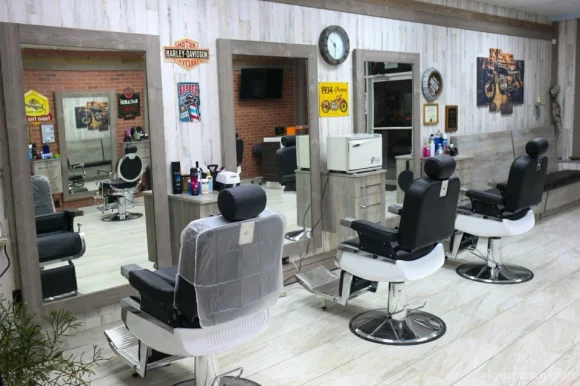 Gerritsen Barber Shop & Hair Salon, New York City - Photo 3