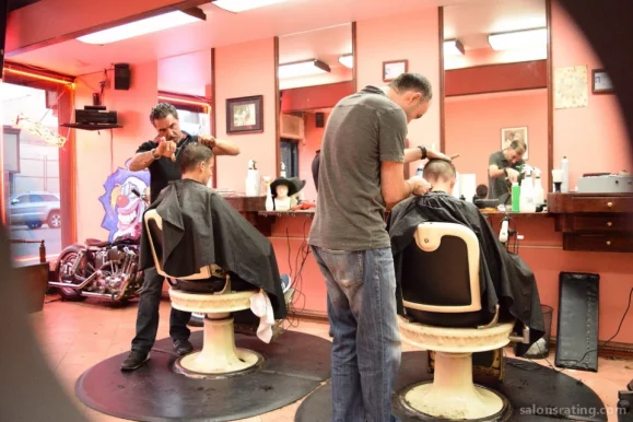 Manny's Barber & Stylist, New York City - Photo 2