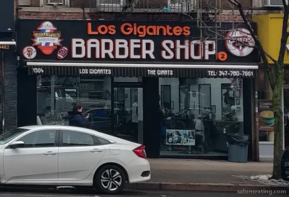 Los Gigantes Barber Shop, New York City - Photo 1