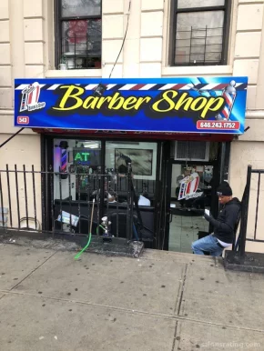 In barbershop, New York City - Photo 1
