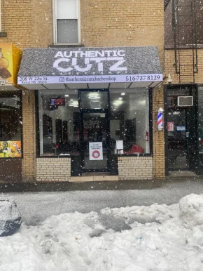 - Authentic Cutz Barbershop -, New York City - Photo 3