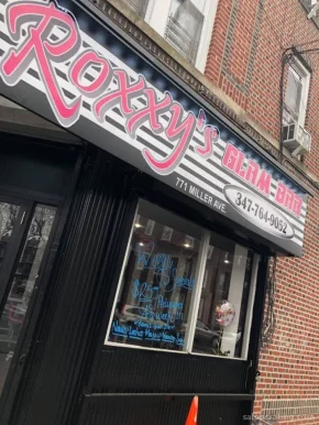 Roxxy's Glam Bar, New York City - Photo 3