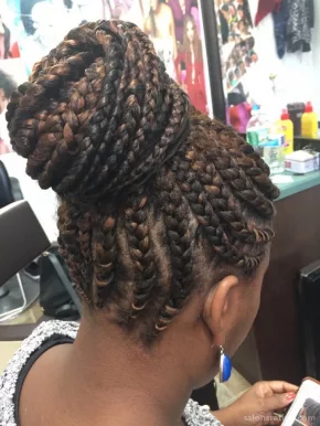 Lisa African Hair Braiding, New York City - Photo 2