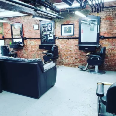 Dee Basement Barbershop, New York City - Photo 4