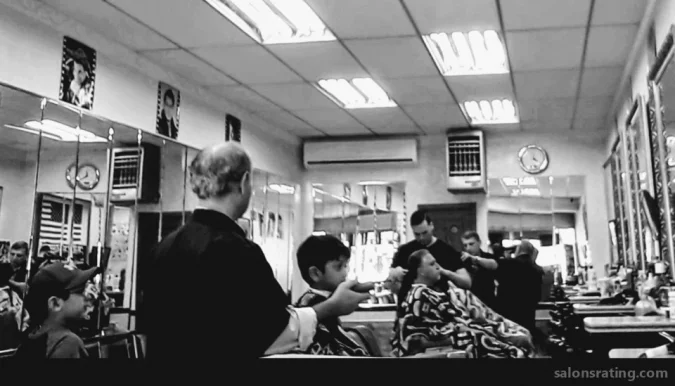 Deluxe Barber Shop & Hairstyling Inc., New York City - Photo 7