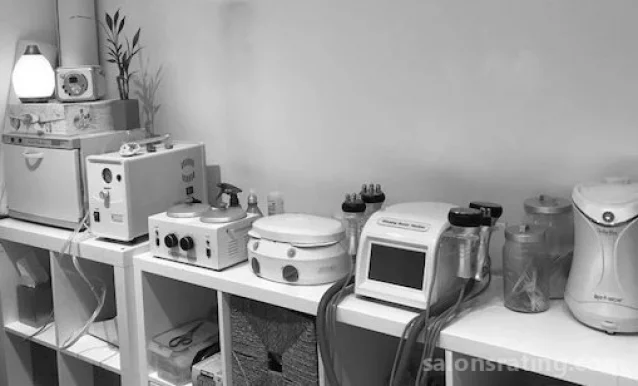 Val Skin Care NY - Facials, Waxing, Manual Lymphatic Drainage in the Upper East Side, New York City - Photo 3