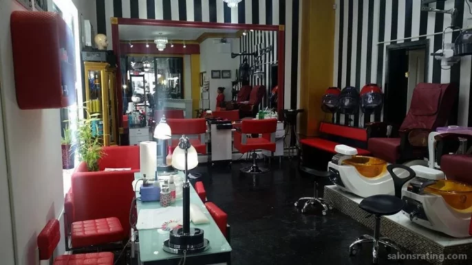 Diosa's Barbershop & Salon, New York City - Photo 5