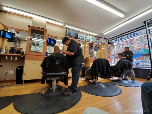 Eric & Franks Barber Shop, New York City - Photo 4