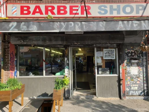 Bee's Famous Barbershop, New York City - Photo 1