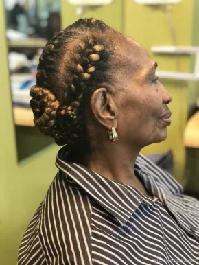 Julie's African Hair Braiding, New York City - Photo 3