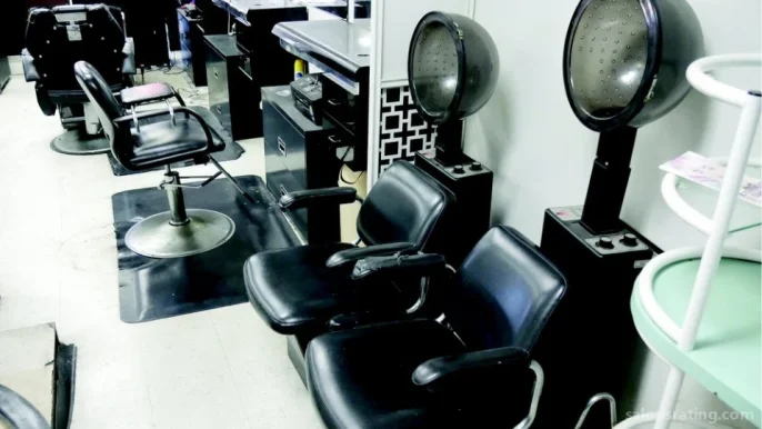 Dimensions BarberShop, Ontario - Photo 2