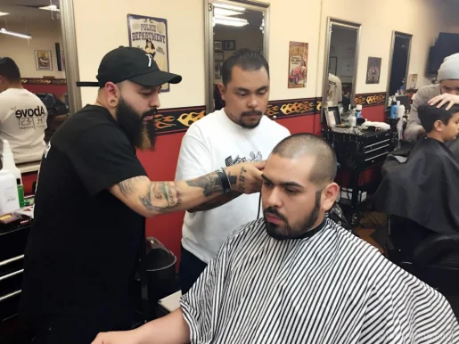 909 Clippers Barbershop, Ontario - Photo 4