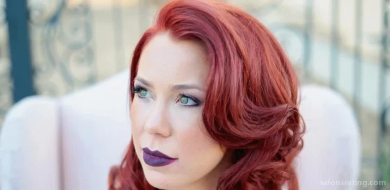Lipstick and Bobbi Pins: Hair & Makeup Artist, Palmdale - Photo 1