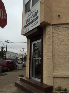 Austin's Hair Shop, Philadelphia - Photo 2