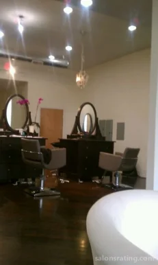 Ebauche En-Vogue Hair Salon, Philadelphia - 