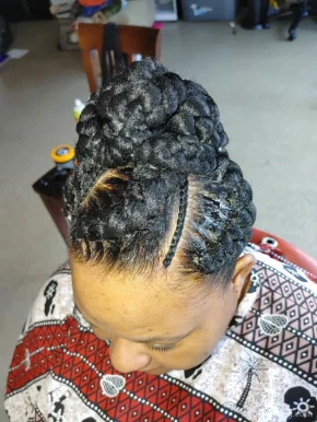 Aida African Hair Braiding, Richmond - Photo 2