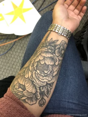 Gold Rose Tattoo, San Diego - Photo 2