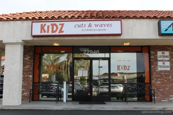 Kids Cuts & Waves, Santa Clarita - Photo 4