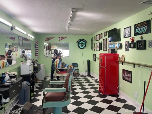 Easy Street Barbershop, Santa Rosa - 