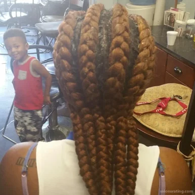 Madinan African Hair Braiding, St. Louis - Photo 1