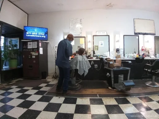 Harry's Place Barber & Style, St. Louis - Photo 3