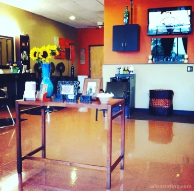 Tapers Barber & Beauty Salon, St. Louis - Photo 3