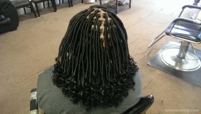 Moya African Hair Braiding and weaving, Toledo - Photo 1