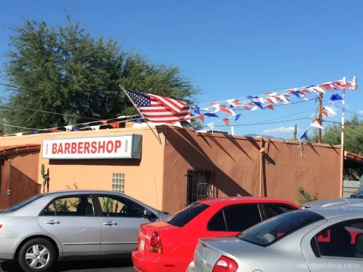 Gentlemen's Corner Barber Parlor, Tucson - Photo 3