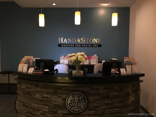 Hand & Stone Massage and Facial Spa, Vancouver - Photo 2