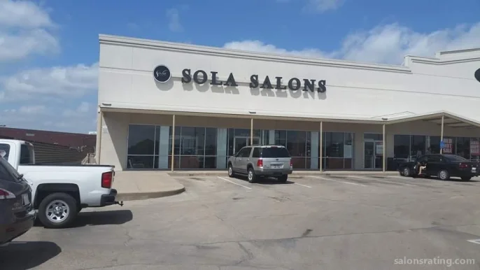 Sola Salon Studios, Waco - Photo 1