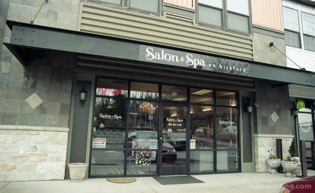 Santana salon & Spa, Washington - Photo 3
