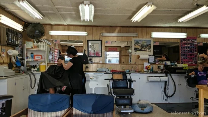7 Sisters Barber Shop, Washington - Photo 4