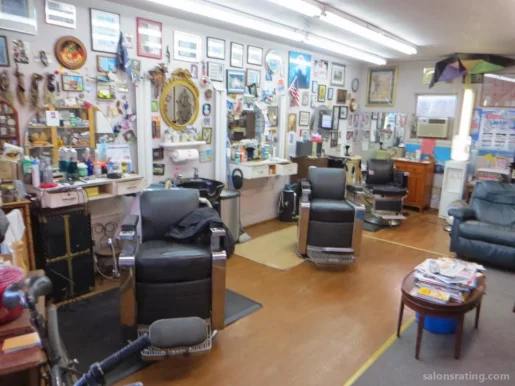 Smittys Barber Shop, Washington - Photo 2