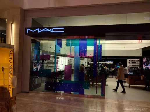 MAC Cosmetics, Washington - Photo 3