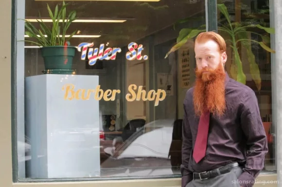 Tyler St. Barber Shop, Washington - Photo 3