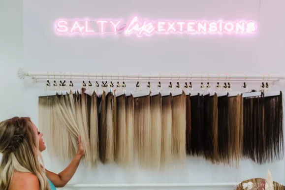 Salty Salon & Extension Bar, Wilmington - Photo 2